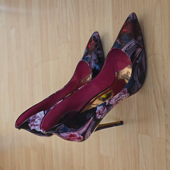 TED BAKER Floral Moniirra Pumps With Gold Accents High Heels Size 8.5 - Picture 5 of 12